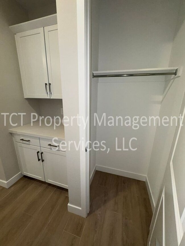 Building Photo - Beautiful New Build in North Creek Community