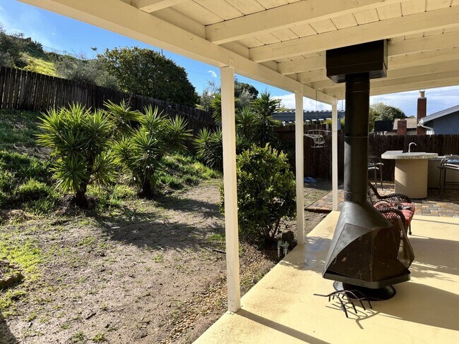 Building Photo - Charming house for rent in Encanto!