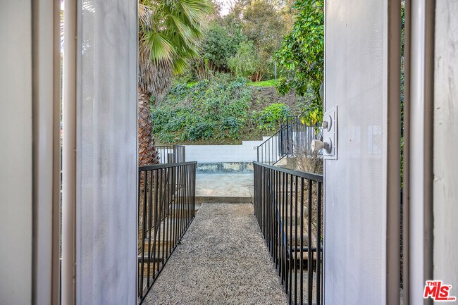 Building Photo - 5324 Weatherford Dr