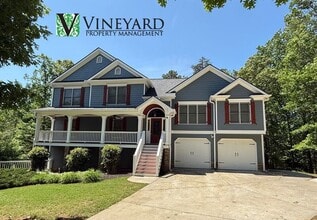 Building Photo - 102 Oak Ridge Trail