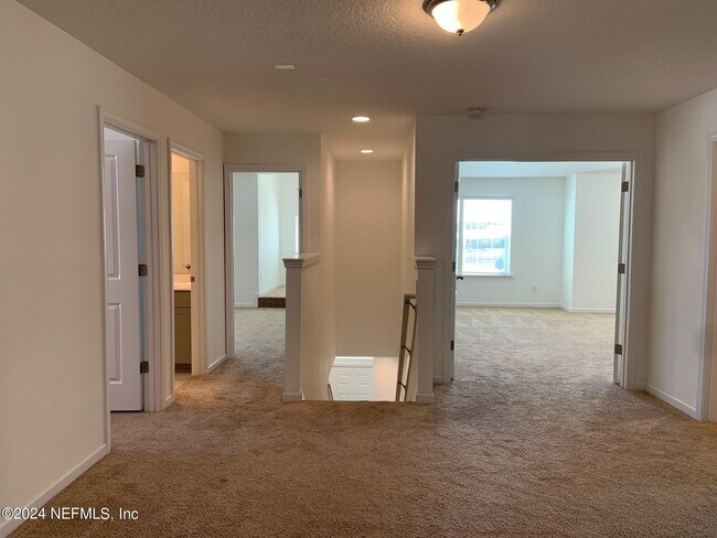 Building Photo - 810 Laurel Valley Dr