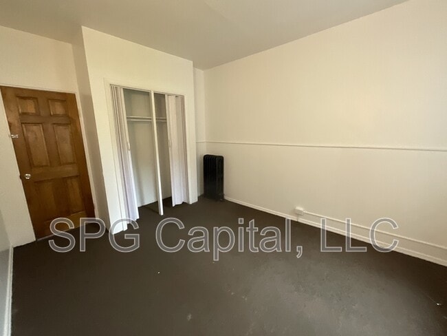 Building Photo - 142 W Jackson St