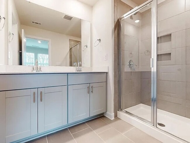 Building Photo - spacious and beautifully appointed townhome