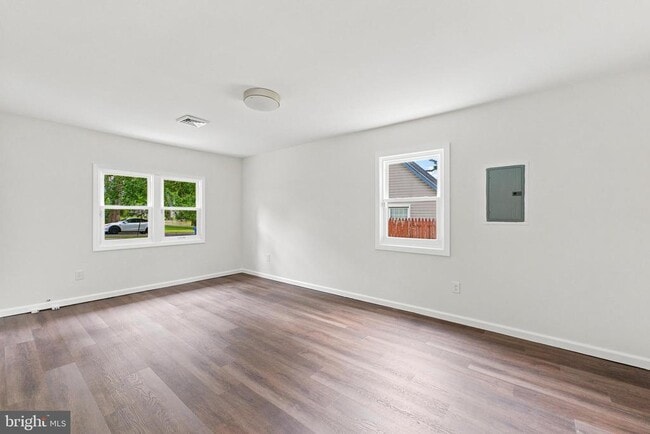 Building Photo - 2 Barnwell Dr