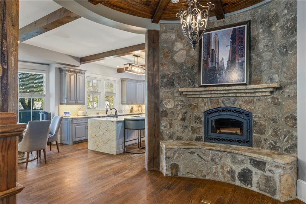 Building Photo - 2125 Cooper Lake Rd SE