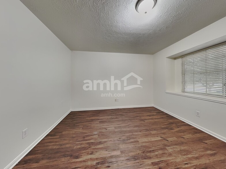 Building Photo - 31106 Perlican Dr