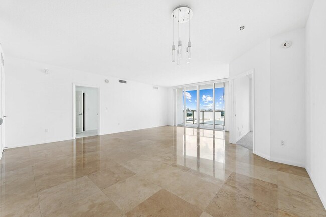 Building Photo - 1819 SE 17th St