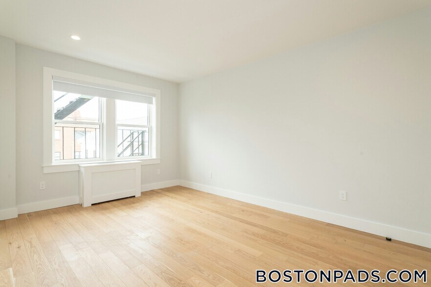 Building Photo - 123 Highland Ave