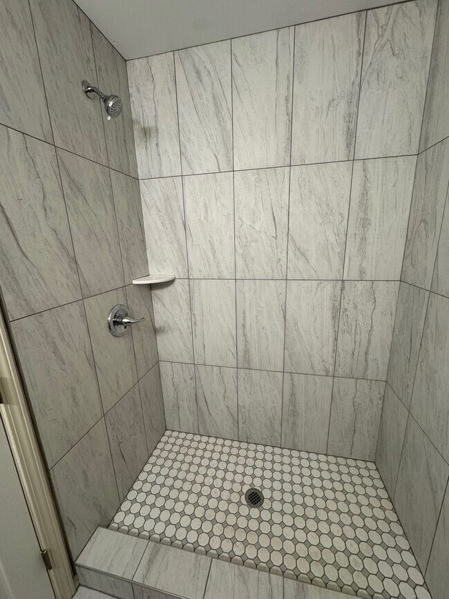 Building Photo - 1224 School St