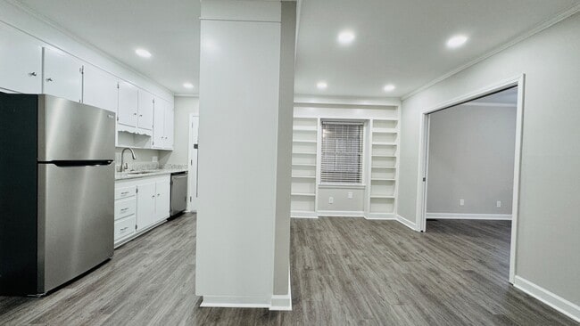 Building Photo - 815 W Palmetto St