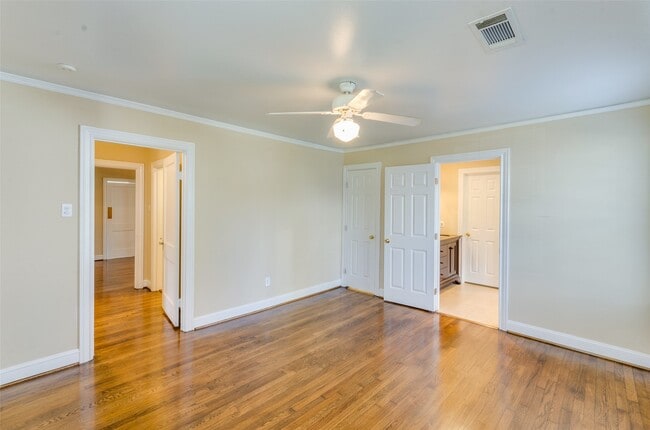 Building Photo - 236 W 31st St