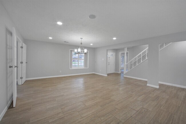 Building Photo - 15815 Baytree Dr