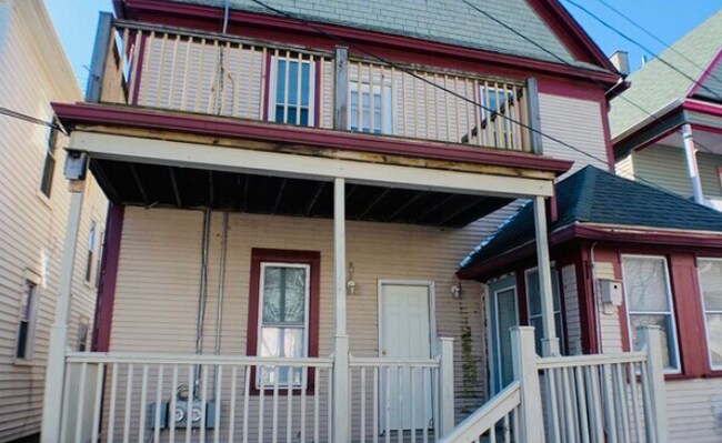 Building Photo - 1908 E Webster Pl