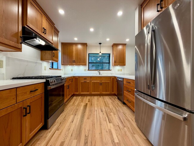 Building Photo - 4036 Campton Rd