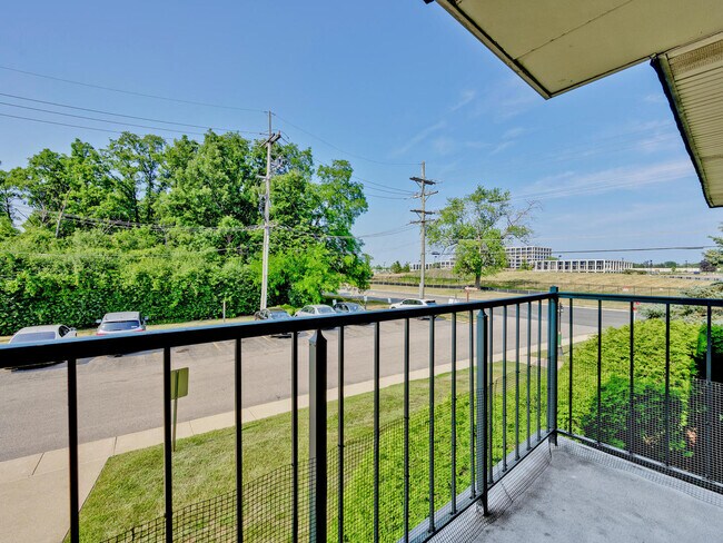 Building Photo - 3849 N Parkway Dr