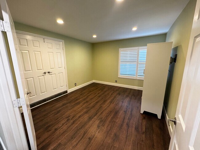 Building Photo - Stunning Mission Viejo home with a View