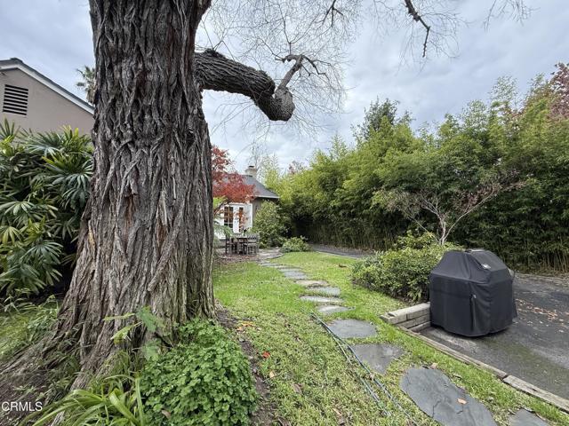 Building Photo - 1104 N Hidalgo Ave