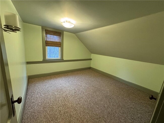 Building Photo - 399 Central St