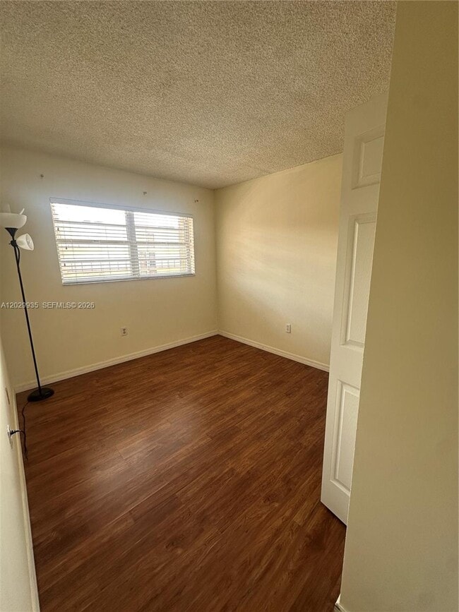 Building Photo - 1075 W 68th St