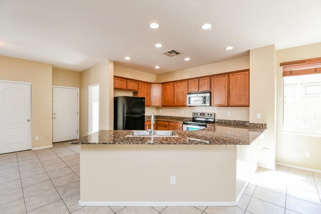 Building Photo - 2547 E Megan St