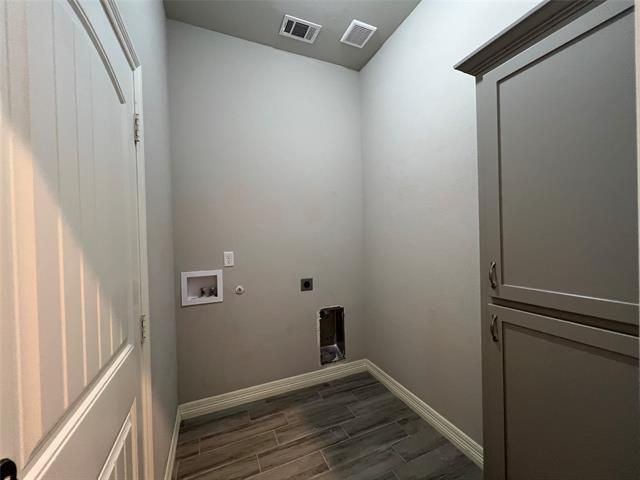 Building Photo - 148 Frank St