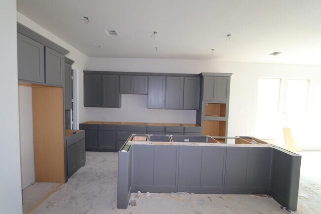 Building Photo - 1412 Kurelek Dr