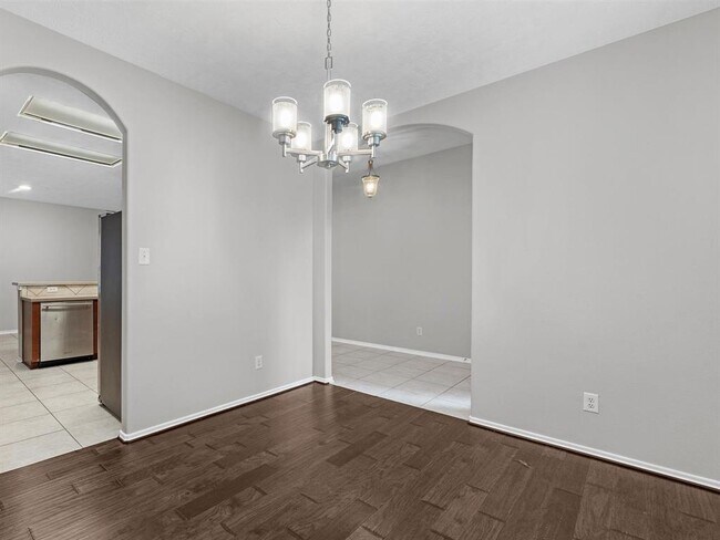 Building Photo - 23301 Tuttle Ct