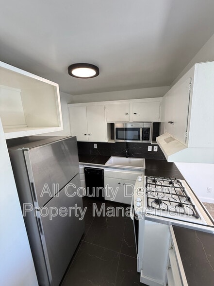 Building Photo - 46075 Ocotillo Dr