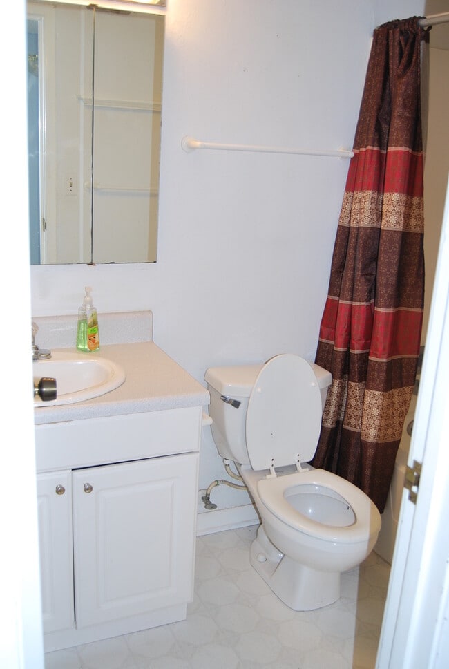 Building Photo - Bayfront Beauty with Sunset Views