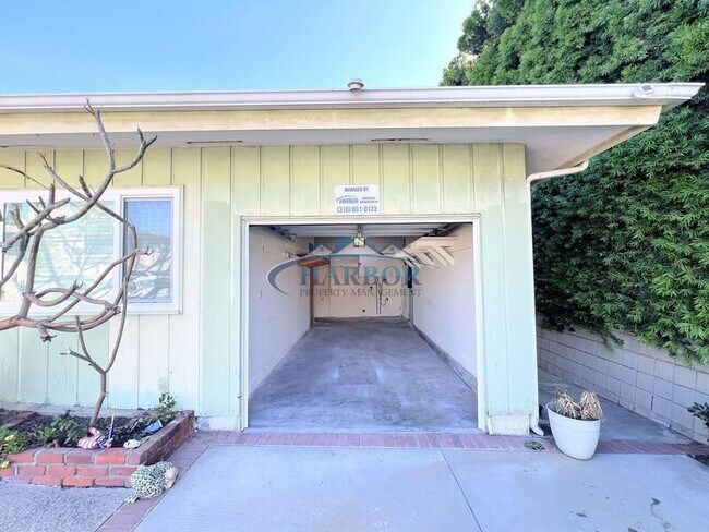 Building Photo - 718 S Leland St