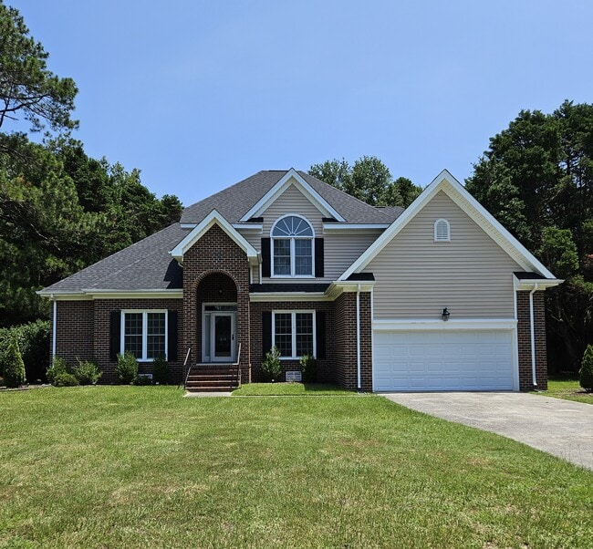 Primary Photo - 214 N Marion Dr