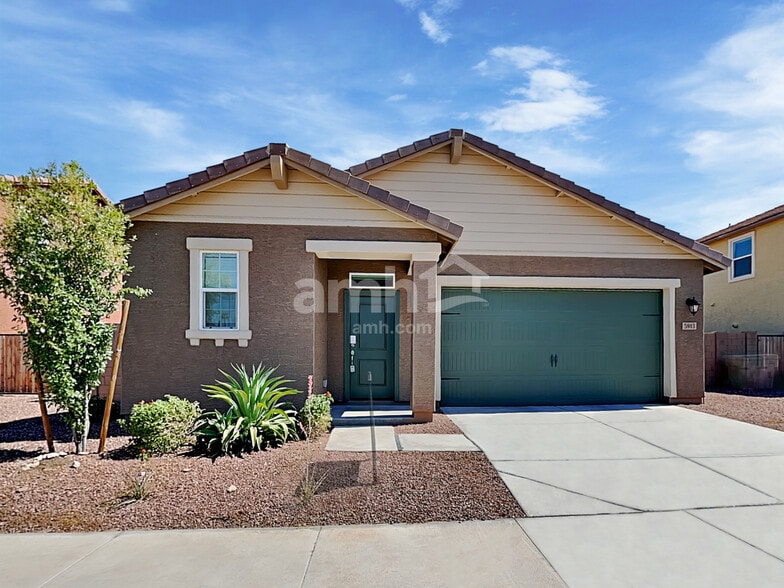 Primary Photo - 5913 W Columbine Dr