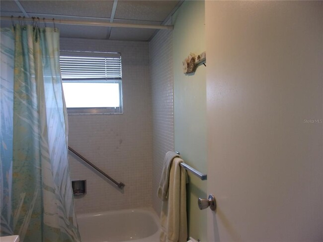 Building Photo - 1811 Bedford Ln