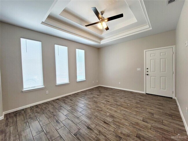 Building Photo - 1403 Petri Dr