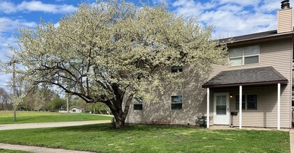 Building Photo - 3 bed duplex on Ontario