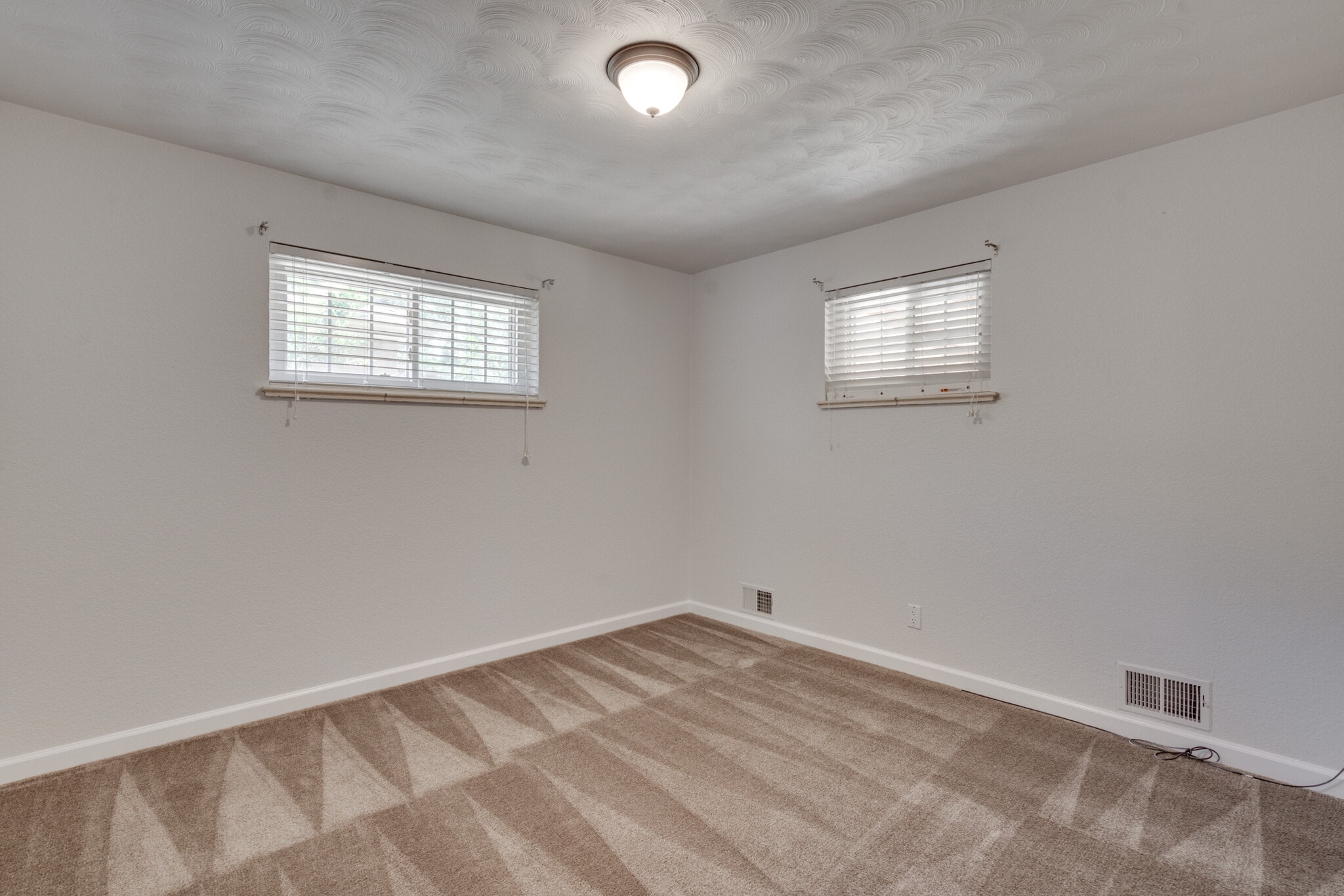 Building Photo - 1625 S Beach Ct