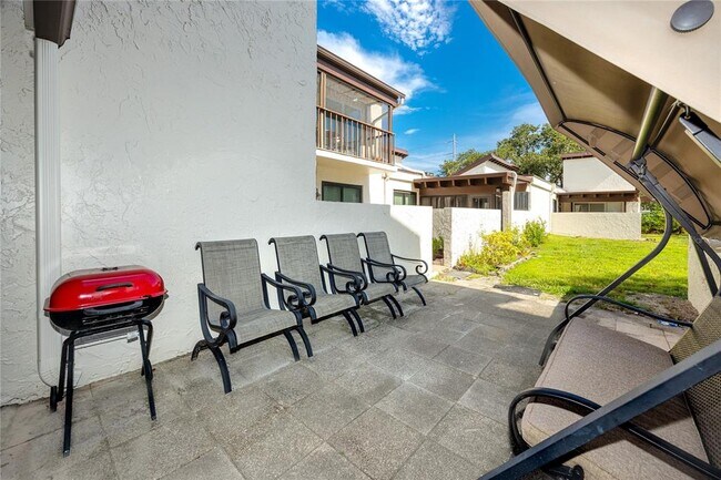 Building Photo - 2207 Belleair Rd