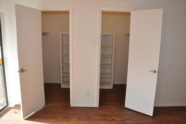 Building Photo - 5909 Birchbrook Dr