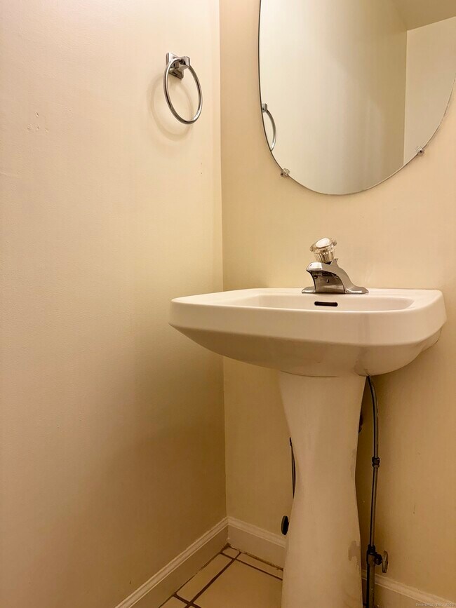 Building Photo - 1118 Foxboro Dr