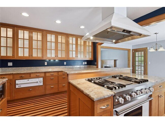 Building Photo - 5207 Doncaster Way