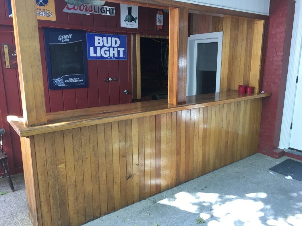Back bar / patio area - 41 Main St