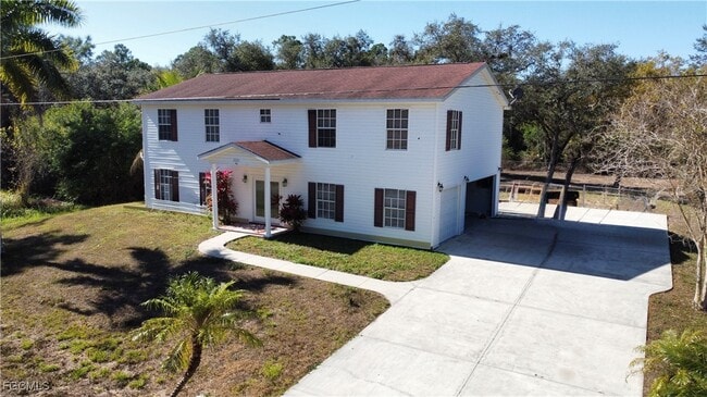 Building Photo - 2021 Wells Ave