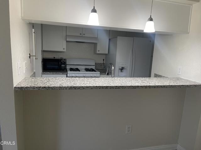 Building Photo - 355 S Marengo Ave