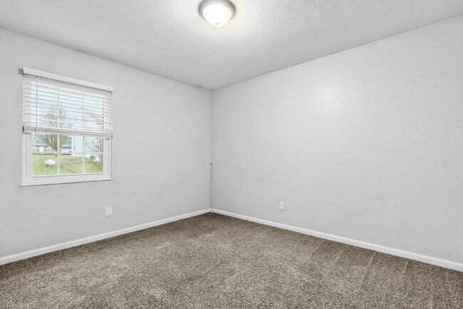 Building Photo - 215 Darrell Dr