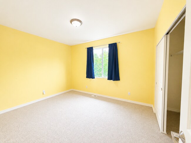Building Photo - Spacious 4-Bedroom Home with Bonus Room, Trex Deck & Pergola in Prime Maple Valley