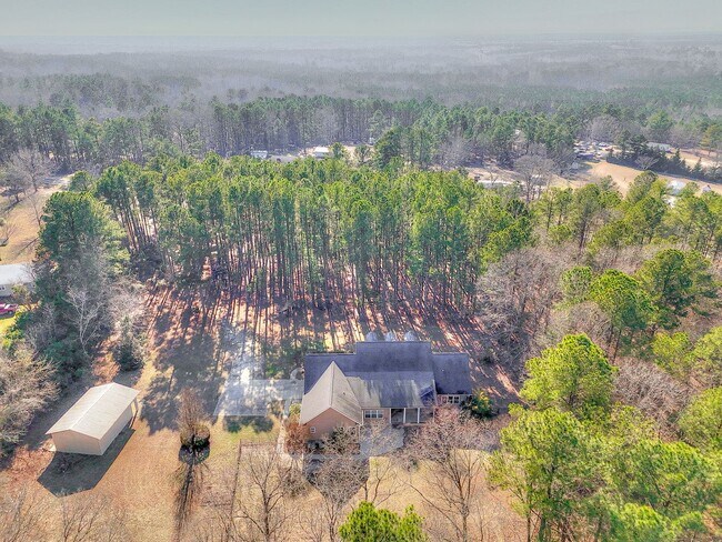 Building Photo - Large House on 3.5 Acres in Harlem