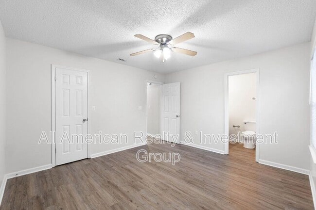 Building Photo - 333 Hudson Dr