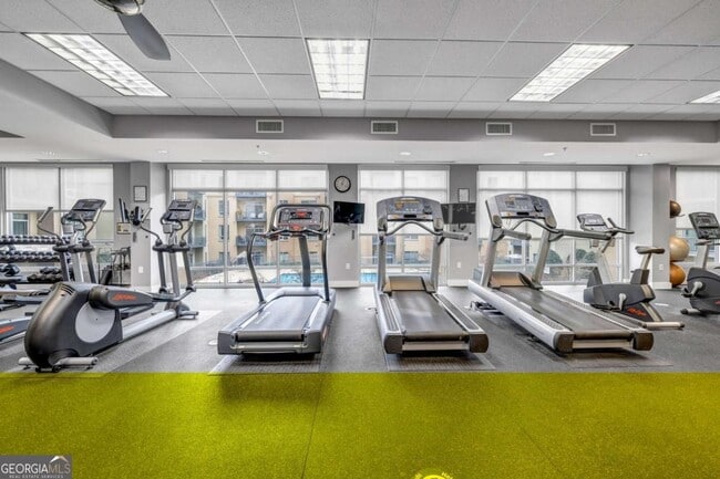 Building Photo - 711 Cosmopolitan Dr NE