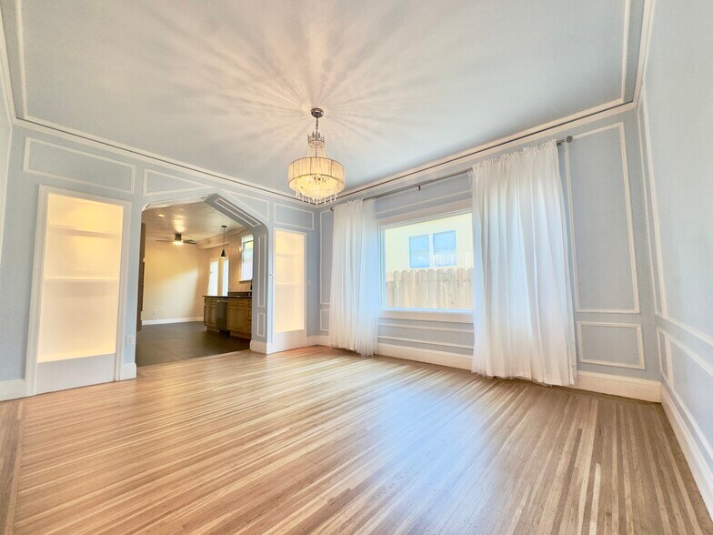 Building Photo - 2615 Maxwell Ave