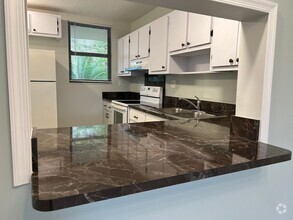 Building Photo - Fantastic Coral Springs 2/2 with Updates